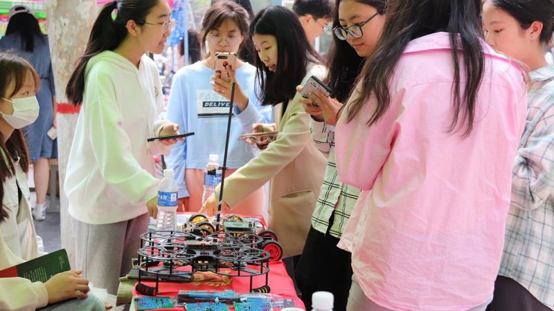 智慧解决方案定制：构建企业数字化转型的坚实基石